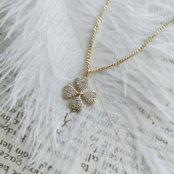 Kendra Scott Clover White Crystal Gold Short Necklace - Picture 2 of 5